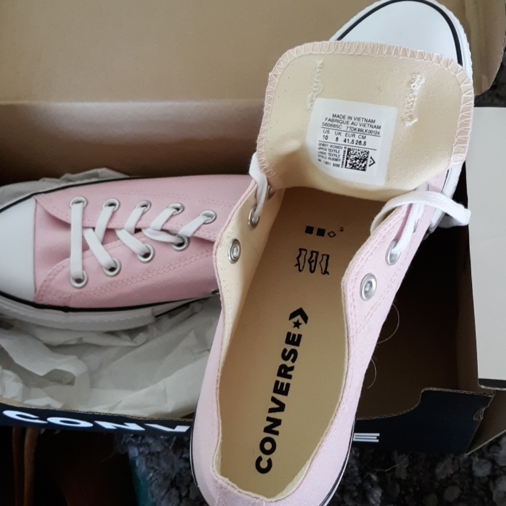 Pink converse - Picture 3 of 4